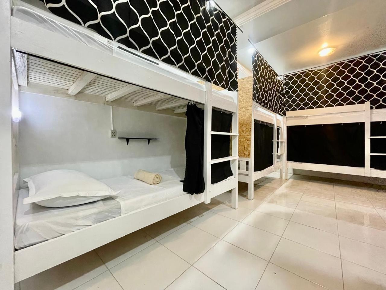 Trail Inn Puerto Princesa Ngoại thất bức ảnh